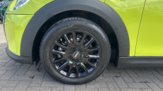 MINI Hatchback 1.5 Cooper Classic Premium 3dr Petrol Hatchback